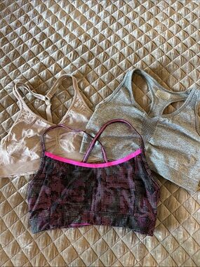 Athleta 3-Pack Lightweight Bralettes in Gray, Cream & Pink-Trim Print